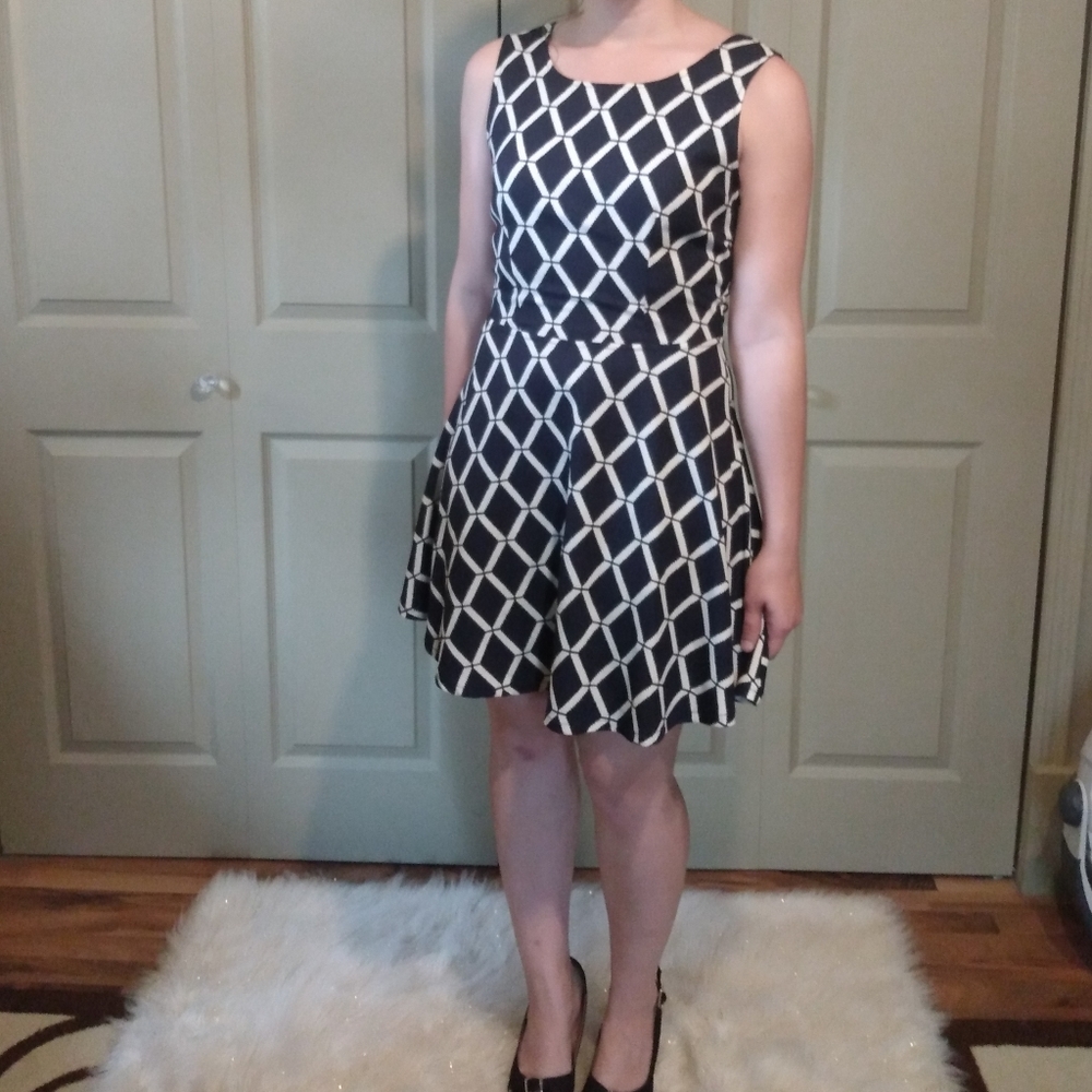 🌻Blu Pepper Sleeveless Diamond Print Dress